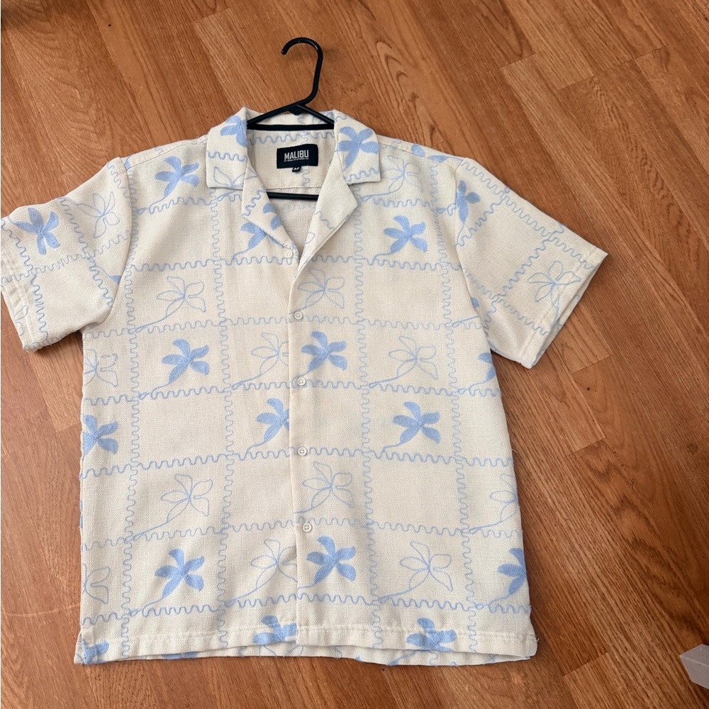 Malibu Cream and Light Blue Short Sleeve Button-Down Shirt